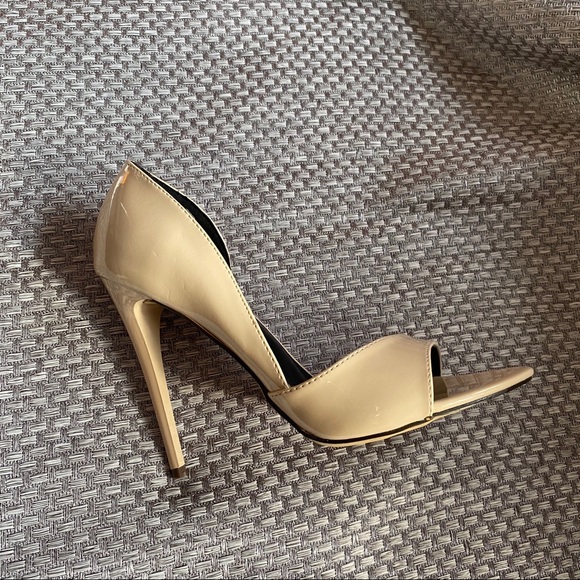 Jene Nude - Picture 2 of 4